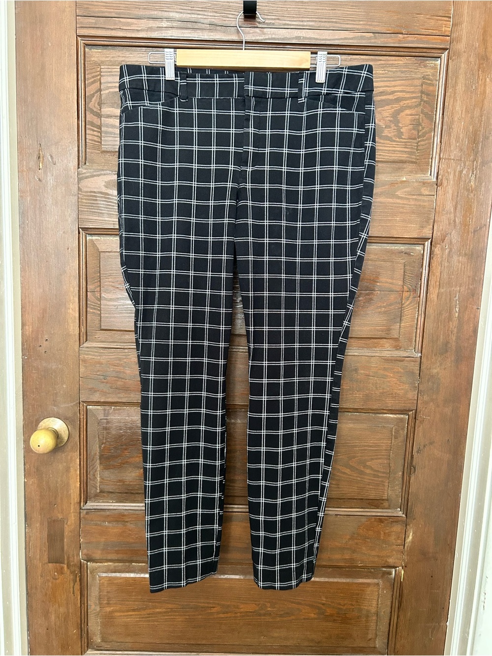 Old Navy Black & White Windowpane Pixie Pants - Size 14